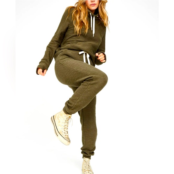 aerie Pants - OFFLINE By Aerie Snowday
Jogger Size Medium